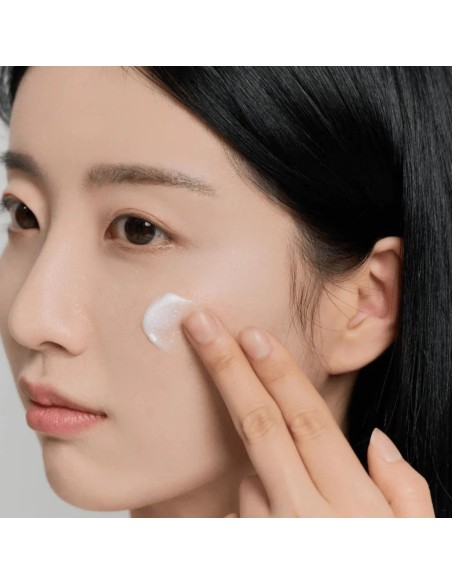 SKIN1004 Madagascar Centella Tone Brightening Capsule Cream 75ml SKIN1004 Madagascar Centella Tone Brightening Capsule Cream 75ml