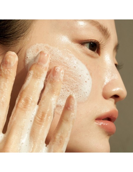 Dear Klairs Gentle Black Facial Cleanser 140ml